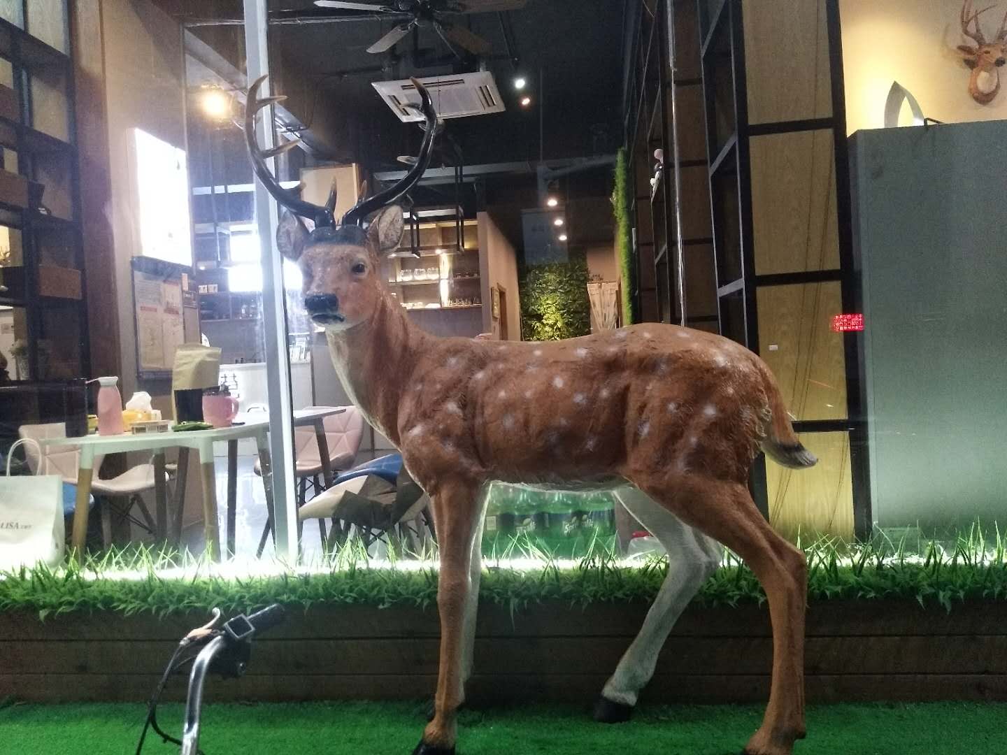 动物玻璃钢雕塑